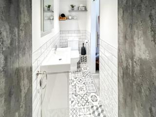 Redmonds Retreat - 1