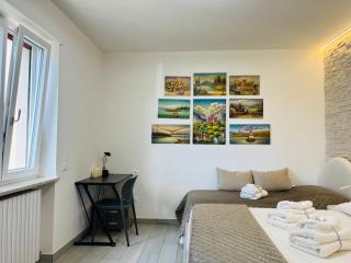 Garda Art&City - near Sigurtà and Borghetto - 1