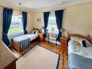 Lighthouse Cottage - 1