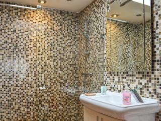 Ty Nofio - Uk36421 - 1