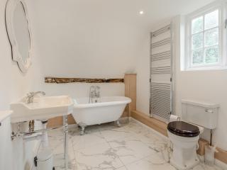 The Farmhouse - Uk45171 - 1