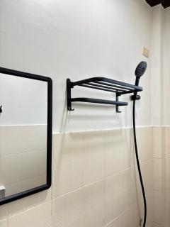 2 Bedrooms Cozy Apartment Unit - 3