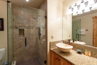 Comstock Lodge - Two Bedroom Condo with Hot Tub #306 condo - 4