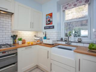 Seaspray, Coastguard Cottages - 2