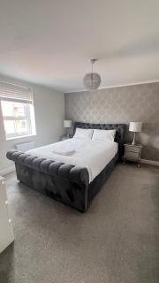 Modern 4 bedroom detached house! - 8
