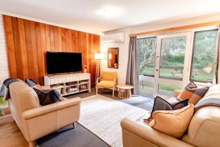 Cedar Holiday Units - Apartment 4 - Bright - 7