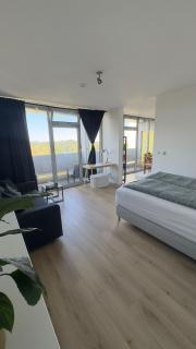 10th floor city view apartment - 0
