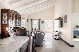 Breezy Bungalow Gated 2BR w Pool WiFi - 4