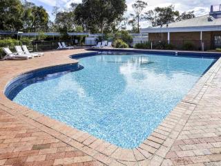 ibis Styles Canberra Eagle Hawk - 7