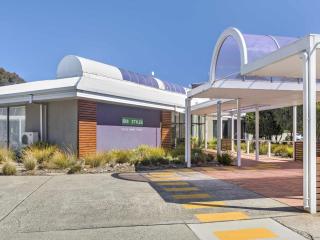 ibis Styles Canberra Eagle Hawk - 9