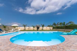 Jungle Holiday Villa - 9