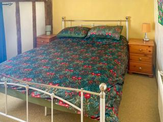 Sunny Meadow Cottage - 1