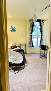 Private Studio Style View Pool Big Estate Oasis Extra Fee 4 Guest Clea-ning Pet WOMEN ONLY - 7