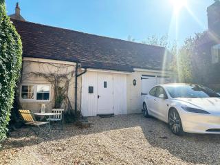 Boutique Cottage in the Heart of Kintbury - 8