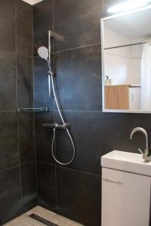 Cozy Apartment with Washer, Dryer, and Floor Heating - 9