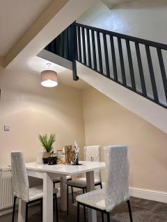 Our Charming 3-Bedroom, 1-Bathroom flat - 1