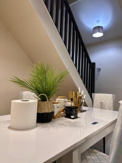 Our Charming 3-Bedroom, 1-Bathroom flat - 0