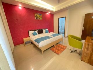 The Indian Hotel 186 Near Medanta Hospital - 1