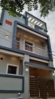 Urban white villa homestay - 0