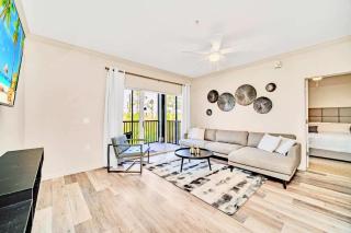 Bright 2BR Condo with Pool and Hot tub - near Disney! - 3