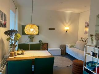 THE GREEN DOOR - 40 qm Hinterhaus mit Terrasse für 4-5 - 6