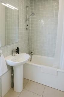 Grand appartement 3 chambres Wifi & Parking - 9