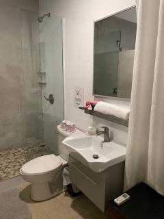Condado Beach Stay 4BR AC WiFi Great Location - 1