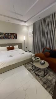 Elegant and modern studio with self check-in - 3