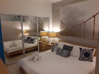 Condado Apartment 3BR Walk to Beach Wi-Fi - 6
