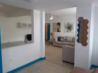 Condado Apartment 3BR Walk to Beach Wi-Fi - 2