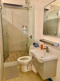 San Juan Gem 7BR-City Views & Onsite Pay Parking! - 1