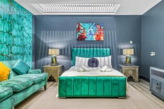 Luxury Villa by Hyde Park - 1