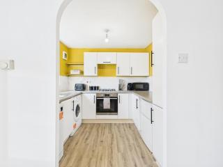 The Cornfields by Signature Stays - Parking - Modern - Quiet Location - 7