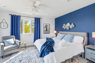 New Renovated 5BD Home with Hot Tub Sauna & Game Rm - 6
