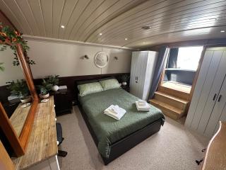 Selene Unique Luxury Houseboat Experience - 8