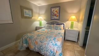 Sunbird Resort 8th Floor Sunsets - by Sunbird Rentals - 9