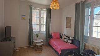 Appartement de 50 M2 avec cuisine neuve plus terrasse de 40 m2 - 3