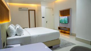 Center Point Apartment 3 - 5