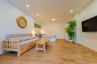 New Renovated Studio Queen Bed Sofa Bed - 6