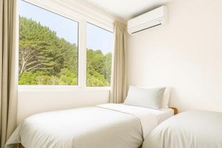 Skyline Sanctuary - Entire Aparment with Luxe Views, Espresso and Parking - 7