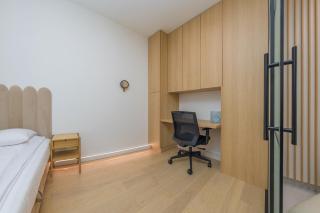 Golden Moon - Portova - 2