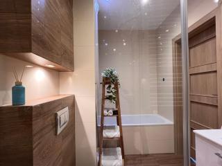 Magic Place III - Francuska Park - Free Garage - Self Check-in - 2