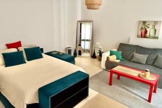 Appartement avec balcon, piscine et garage privé - 0