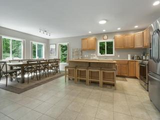 Killington Terrace Lodge - Spacious 5BR Killington Home with 2 Kitchens, Game Room & Pet Friendly - 1