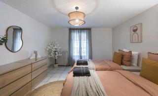 Loft Station Parking Video Projector near Tours - 3