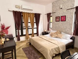 Alaansh Villa Perfect Backyard & BBQ Retreat - 3