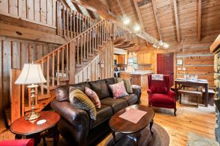 Romantic Cabin Getaway - King Bed - Fast Wi-Fi - Pet-Friendly - 0