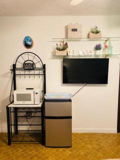 Private Room and Bath for 2 - 3