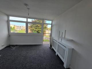 Spacious contractors and tourist apartment with parking & Wifi - 0