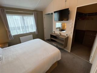 2 Bedroom Caravan FB5, Fairway, Sandown, Isle of Wight - 0